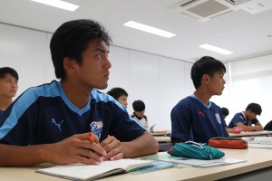 サッカー部 18年度公認キッズリーダー要請講習会 U 10 が開催されました 新潟経営大学